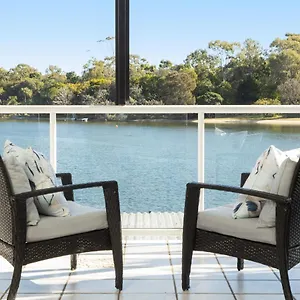 Holiday home Riverfront With Jetty, Ideal For Families, Noosa Heads